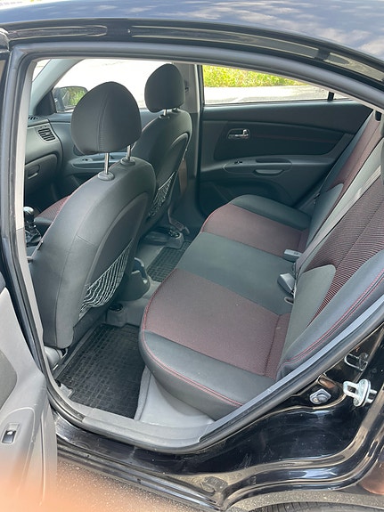 Kia Rio 9 of 14