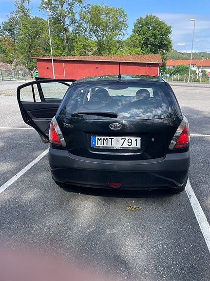 Kia Rio 2 of 14