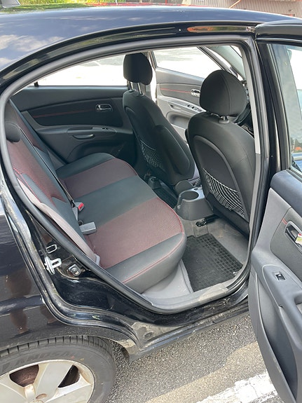 Kia Rio 8 of 14