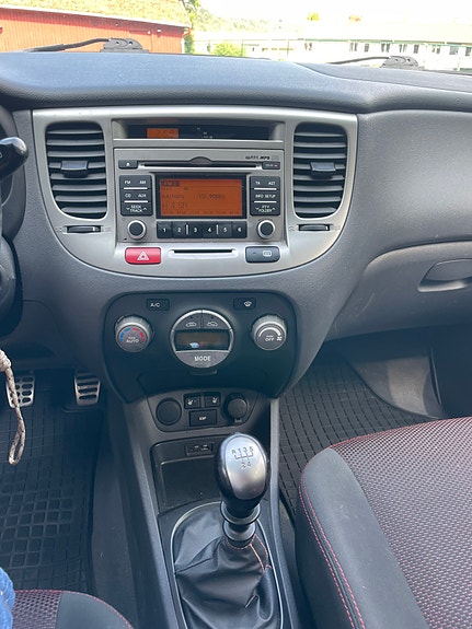 Kia Rio 12 of 14