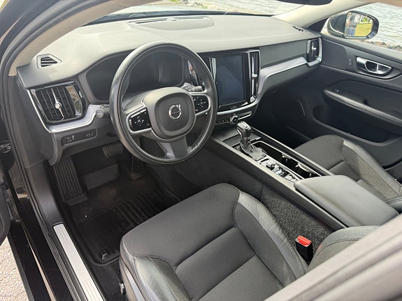 Volvo V60 8 of 17