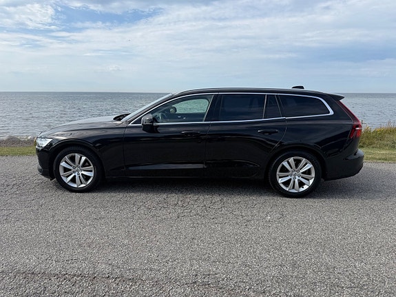 Volvo V60 2 of 17