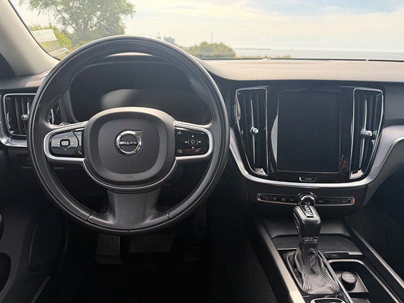 Volvo V60 7 of 17
