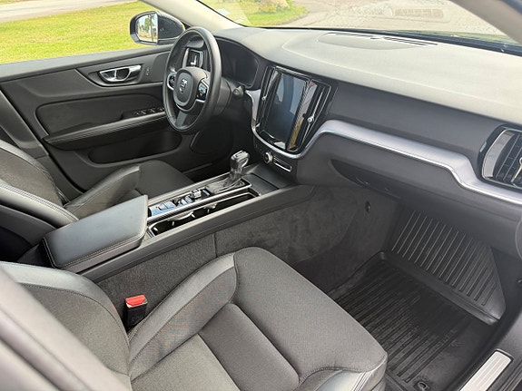 Volvo V60 11 of 17