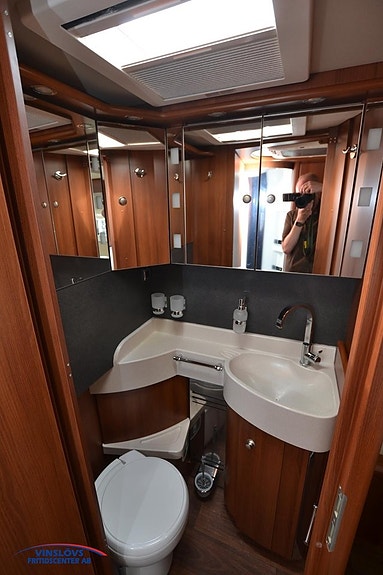 Carthago CHIC E-LINE I58XL LINER 12 of 15