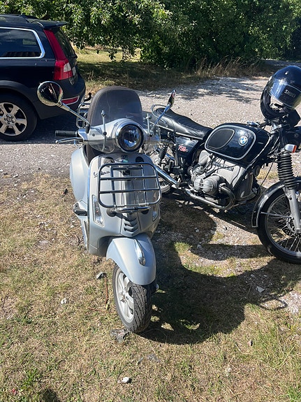 Vespa Primavera 3 of 23