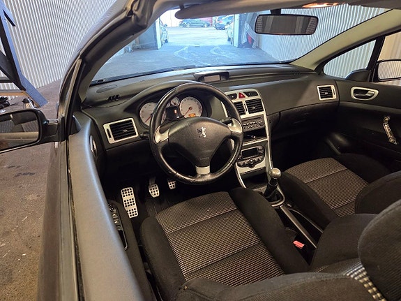 Peugeot 307 CC 3 of 10
