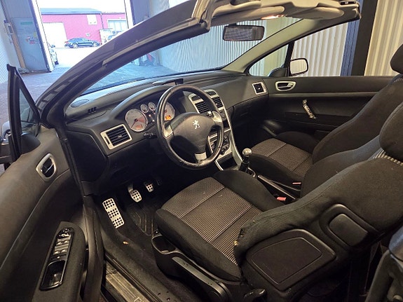 Peugeot 307 CC 4 of 10