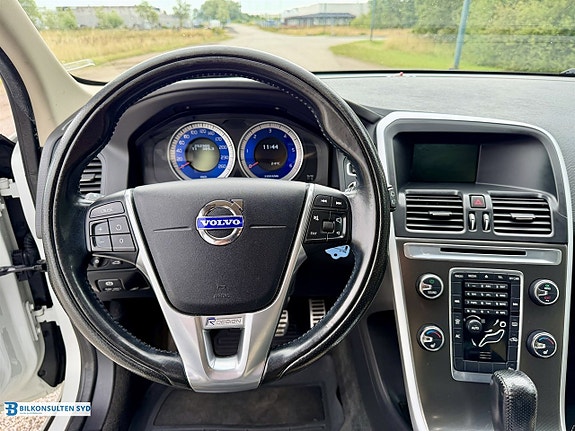 Volvo XC60 9 of 15