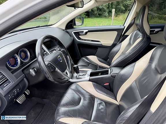 Volvo XC60 5 of 15