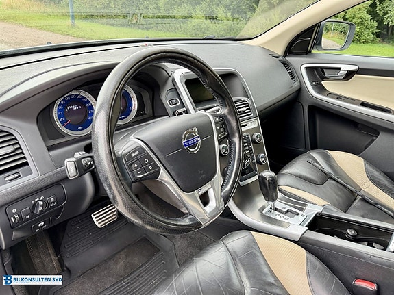 Volvo XC60 6 of 15
