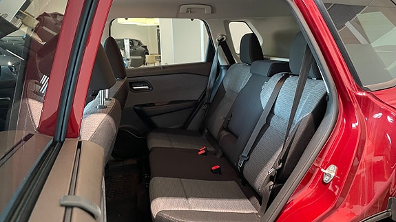Nissan X-Trail 10 of 21
