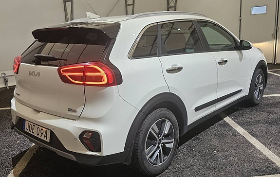 Kia Niro 2 of 12