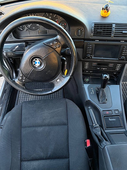 BMW 523i 10 of 13