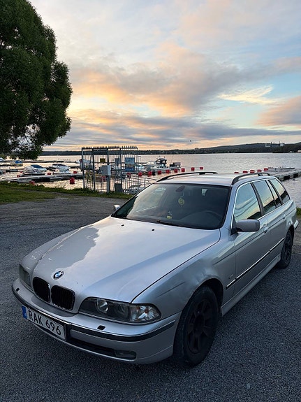BMW 523i 9 of 13