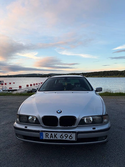 BMW 523i 5 of 13