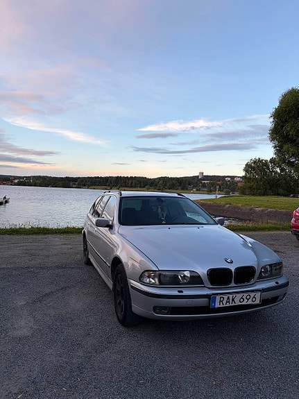 BMW 523i 6 of 13