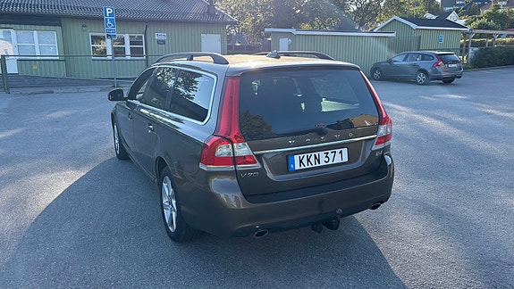 Volvo V70 4 of 10