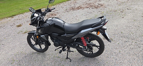 Honda CB125F 3 of 8