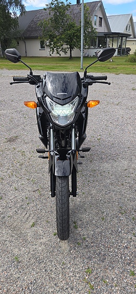 Honda CB125F 2 of 8