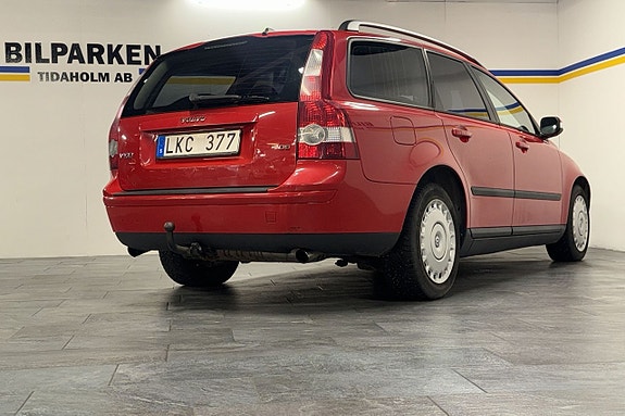 Volvo V50 4 of 23