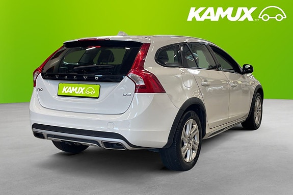Volvo V60 Cross Country 4 of 20