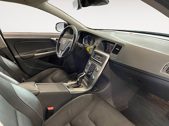 Volvo V60 Cross Country 15 of 20