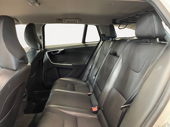 Volvo V60 Cross Country 14 of 20