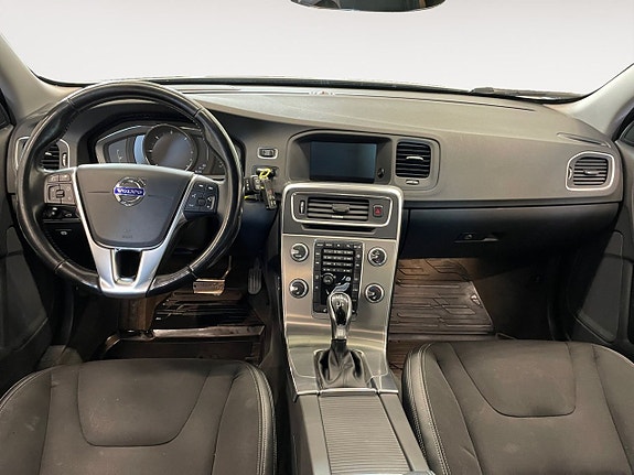 Volvo V60 Cross Country 10 of 20