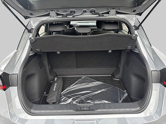 Lexus LBX 6 of 12