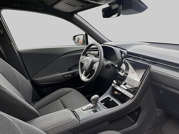 Lexus LBX 8 of 12