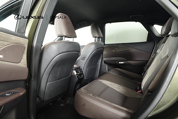 Lexus RX450h+ 7 of 18