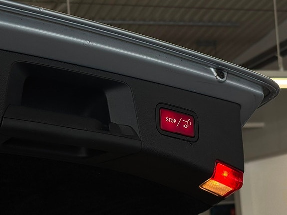 Mercedes-Benz E220 9 of 17