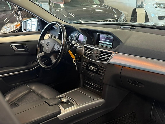 Mercedes-Benz E220 12 of 17