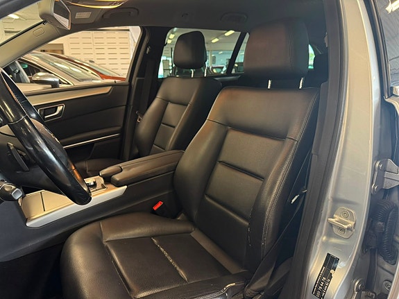 Mercedes-Benz E220 5 of 17