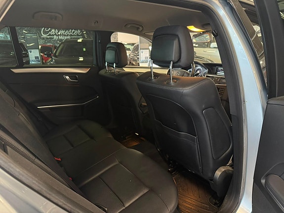Mercedes-Benz E220 10 of 17