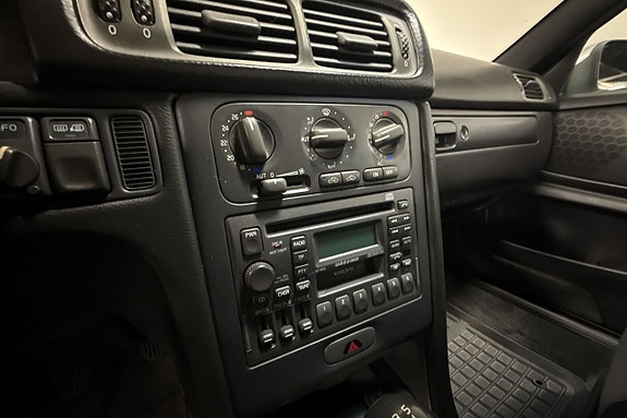 Volvo V70 18 of 24