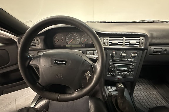 Volvo V70 17 of 24