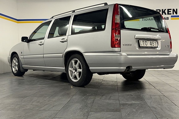 Volvo V70 10 of 24
