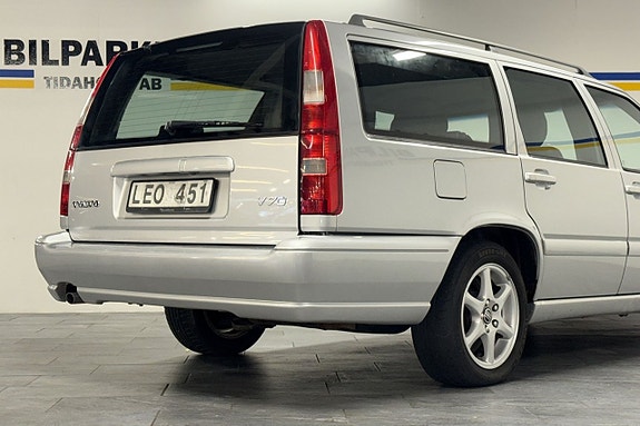 Volvo V70 8 of 24