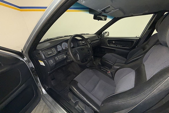 Volvo V70 16 of 24
