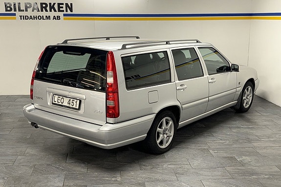 Volvo V70 9 of 24
