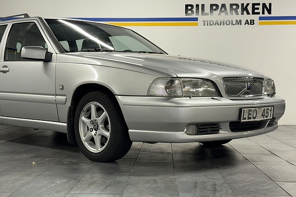 Volvo V70 5 of 24