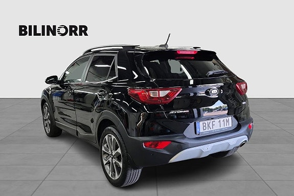 Kia Stonic 2 of 11