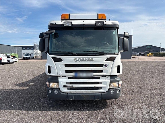 Kranbil SCANIA P420LB8X4*4HNA - HIAB Kran 2 of 6
