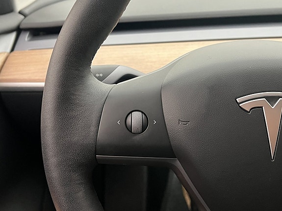 Tesla Model 3 15 of 30