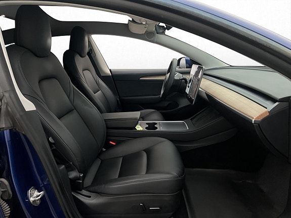 Tesla Model 3 27 of 30