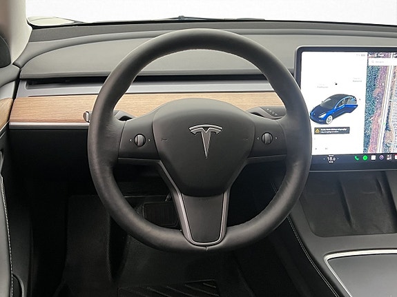 Tesla Model 3 13 of 30