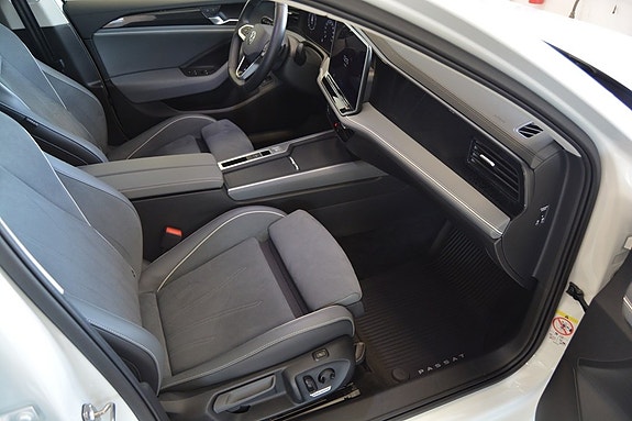 Volkswagen Passat 11 of 16
