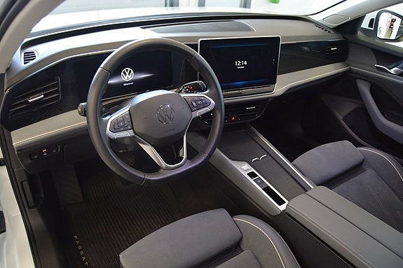 Volkswagen Passat 9 of 16